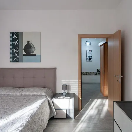 Ar Appartement Follonica